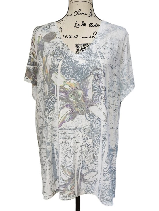 Westbound Tops - Westbound White and Light Gray Floral Print Tunic Top